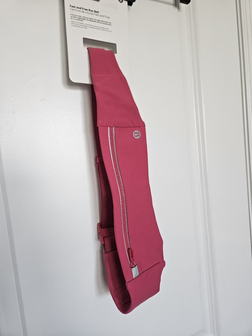 NWT Lululemon Fast and Free Running Belt $44 Rasberry Coulis S/M